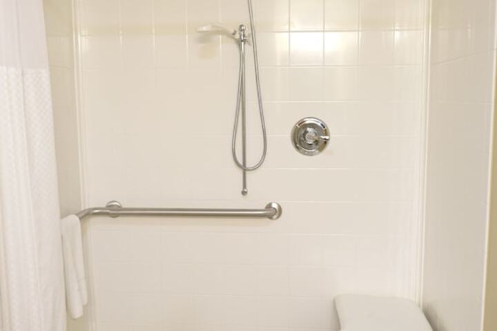 Country Inn & Suites by Radisson State College (Penn State Area), PA