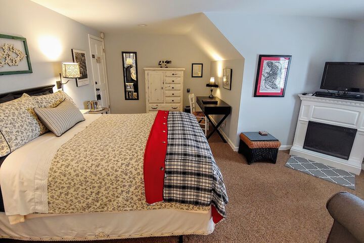 Room 9 of 34
