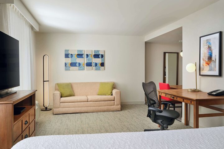 Room 9 of 34