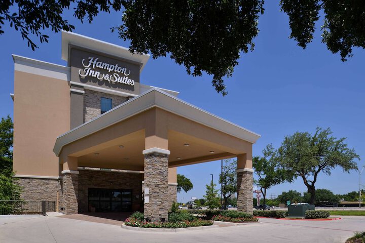 Hampton Inn & Suites Dallas Market Center