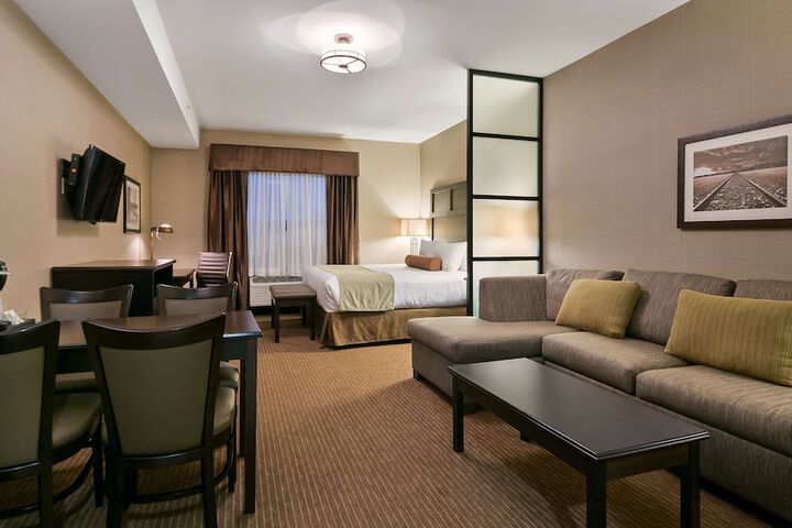 Room 25 of 39