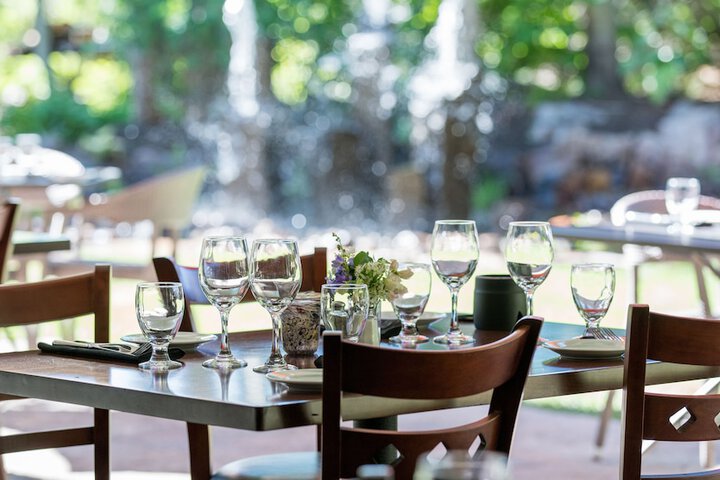 Dining 33 of 42