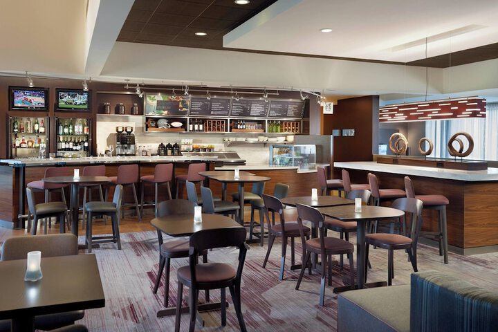 Courtyard by Marriott Tallahassee Downtown / Capitol
