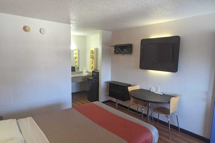 Motel 6 Ashland OH