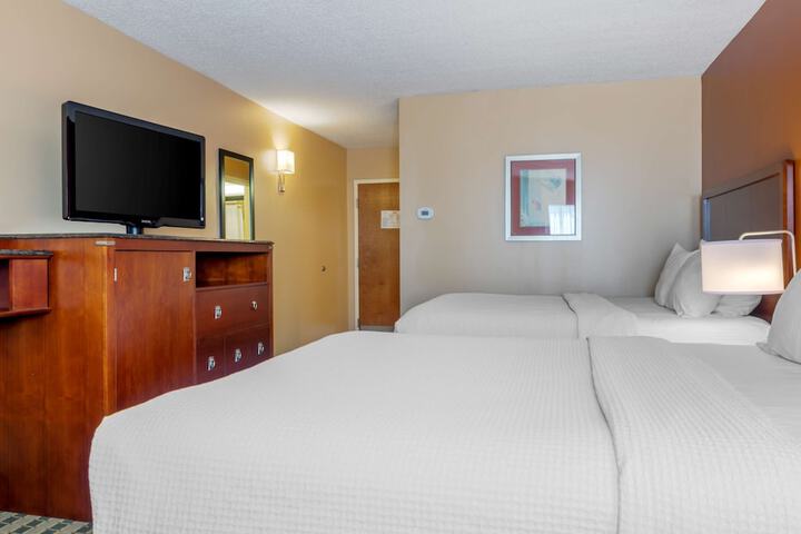 Room 13 of 28