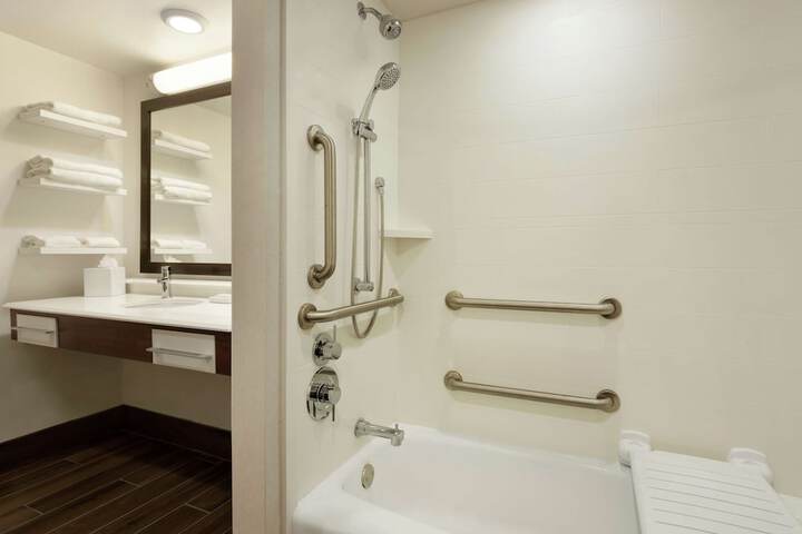 Hampton Inn & Suites Springdale