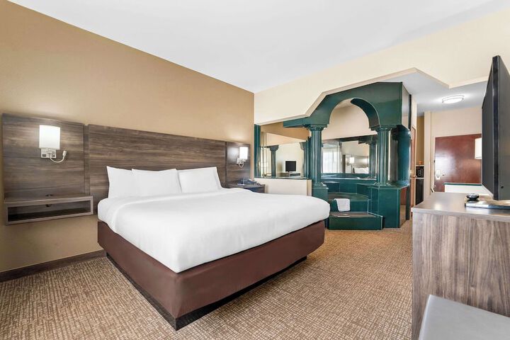 Room 20 of 35