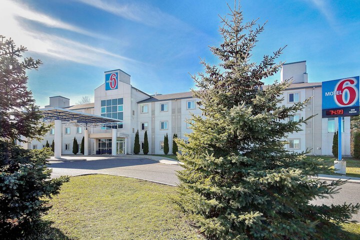 Hotel 7 of 27