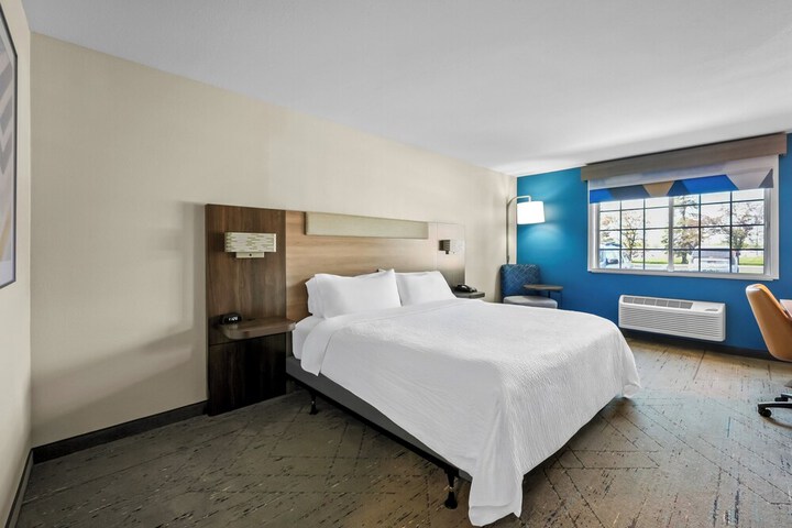 Holiday Inn Express Hotel & Suites Wabash by IHG
