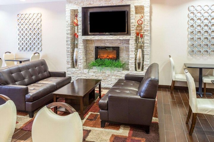 Comfort Suites Mandeville - Covington