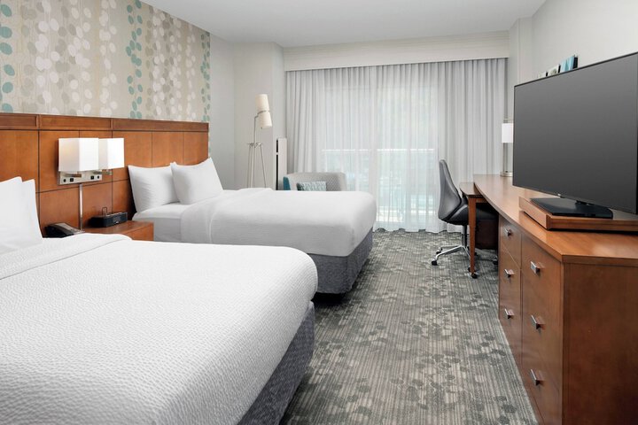 Room 13 of 30