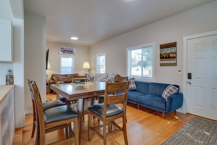 Lafayette Townhome: Cozy Retreat w / Private Patio