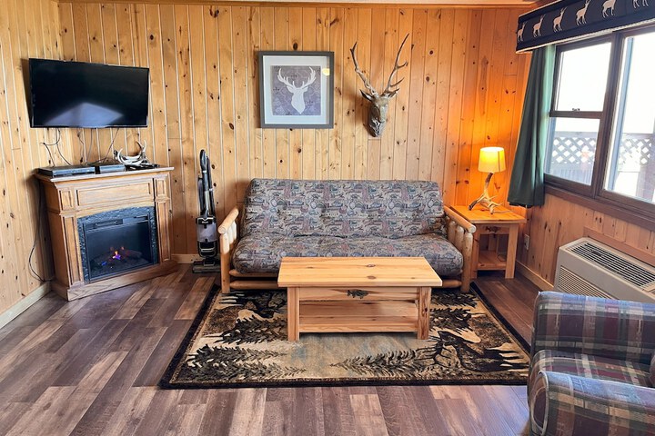 Horseshoe Bay Lodge