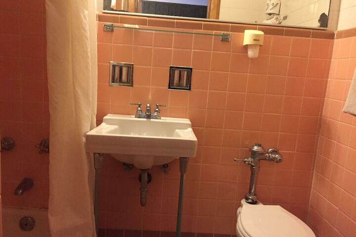Room 17 of 26