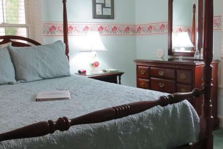 Room 12 of 22