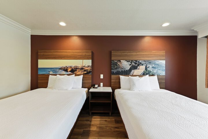 Room 27 of 43
