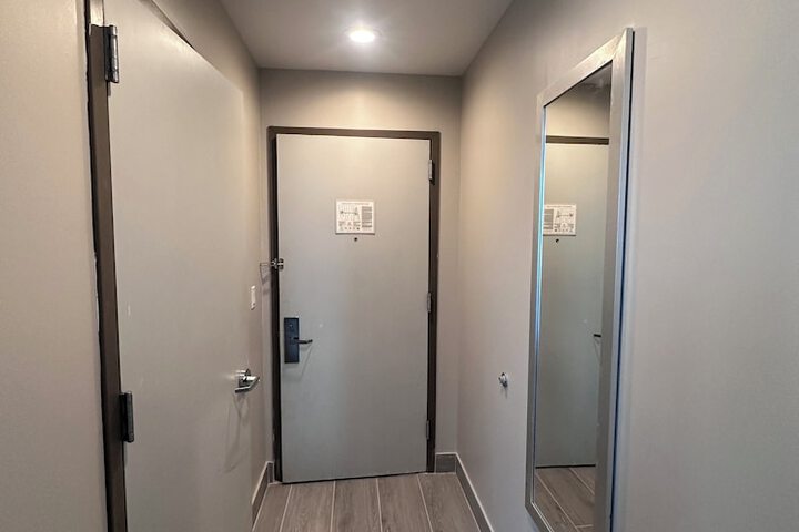 Room 4 of 7