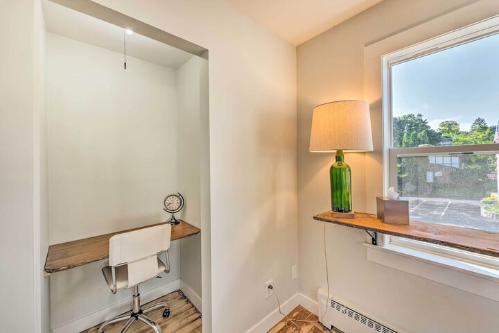 Breezy-chic Apartment - Steps to Geneva Lake!