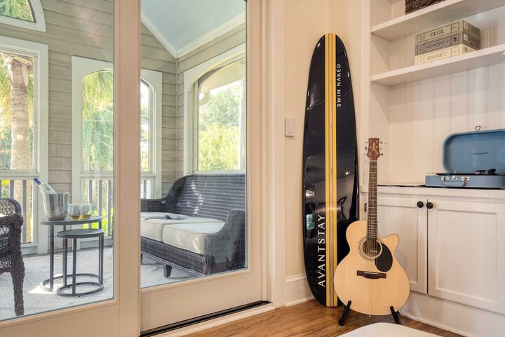Palmetto by Avantstay Gorgeous Character Home w / Pool Sun Room & Pool Table!