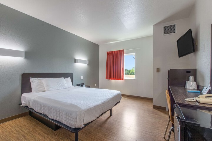 Room 26 of 28