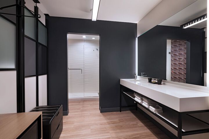 Room 9 of 29