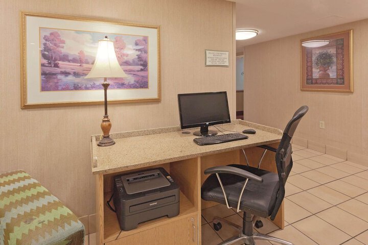 Business Center 41 of 41