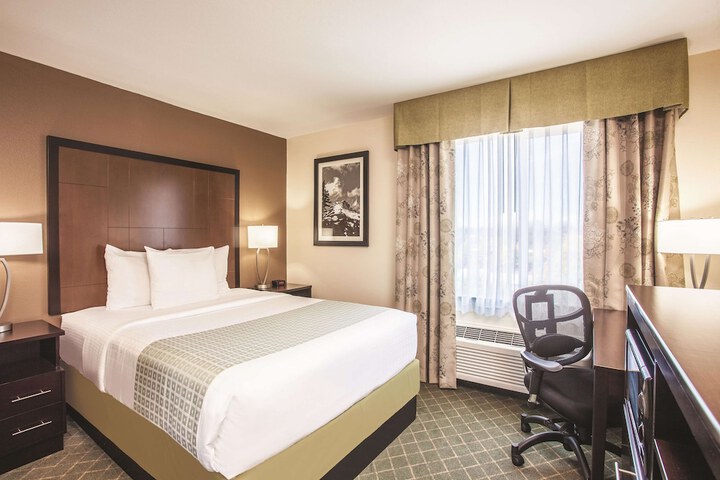 Room 40 of 65