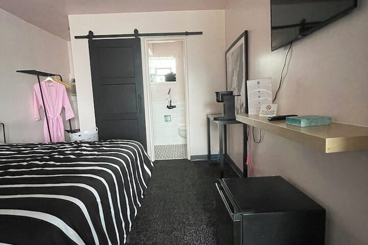 Room 42 of 129