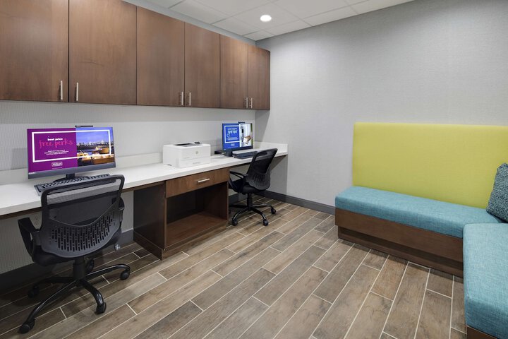 Business Center 34 of 34