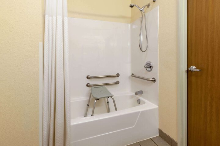Room 15 of 23