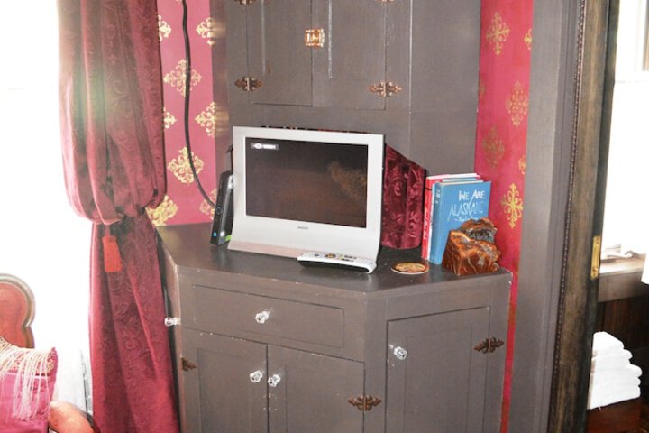 Room 65 of 76
