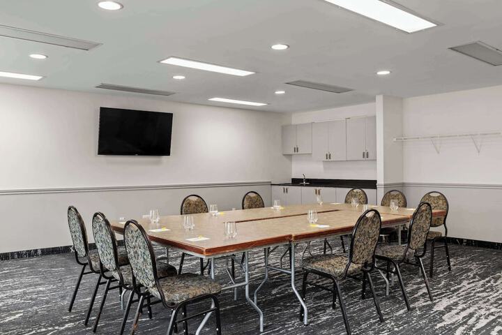 Days Inn by Wyndham Steinbach