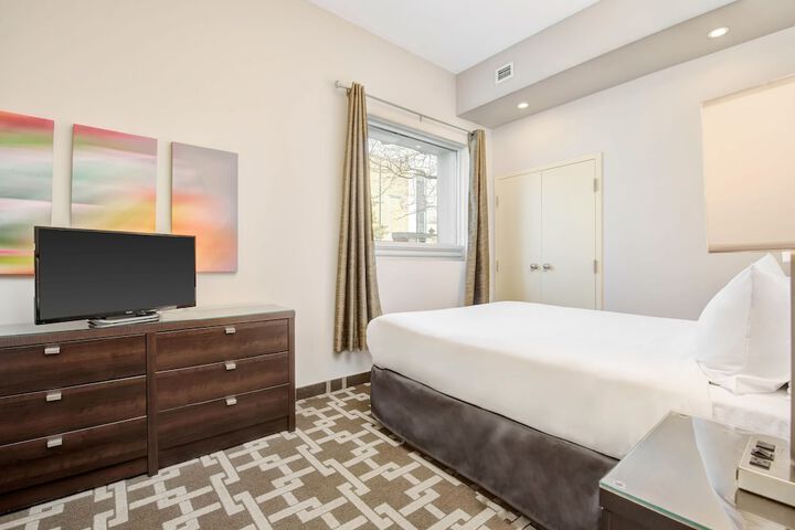 Room 25 of 32