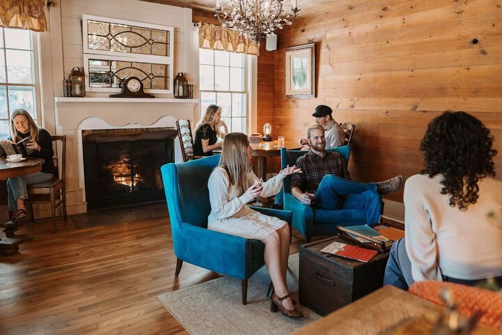 The Mast Farm Inn