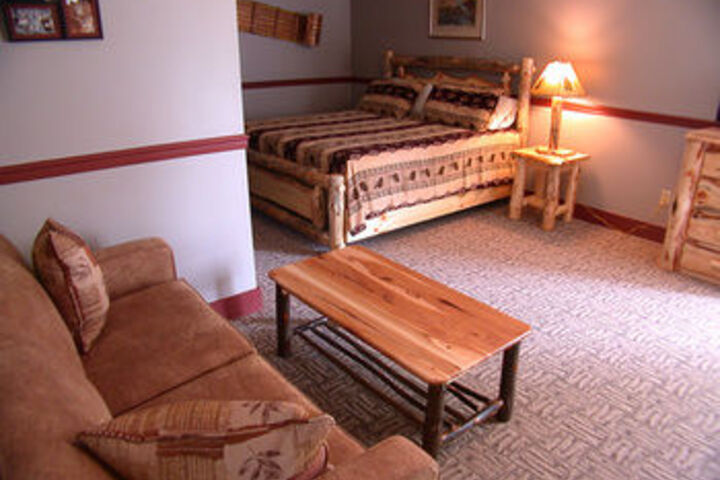 Mountaintop Lodge at Lake Naomi