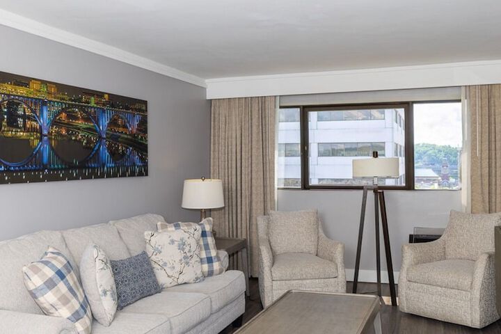 Crowne Plaza Knoxville Downtown University by IHG