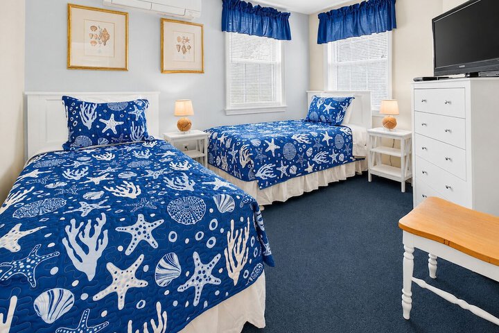 Colonial Acres Resort