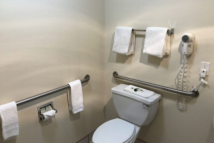 Room 7 of 25