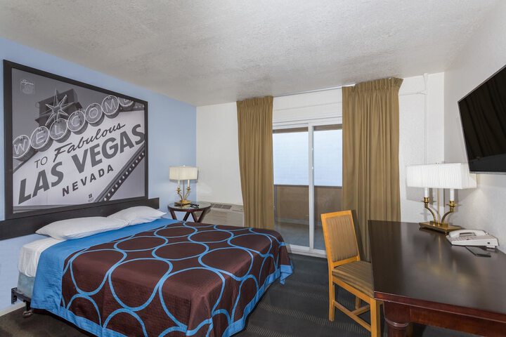 Room 14 of 27