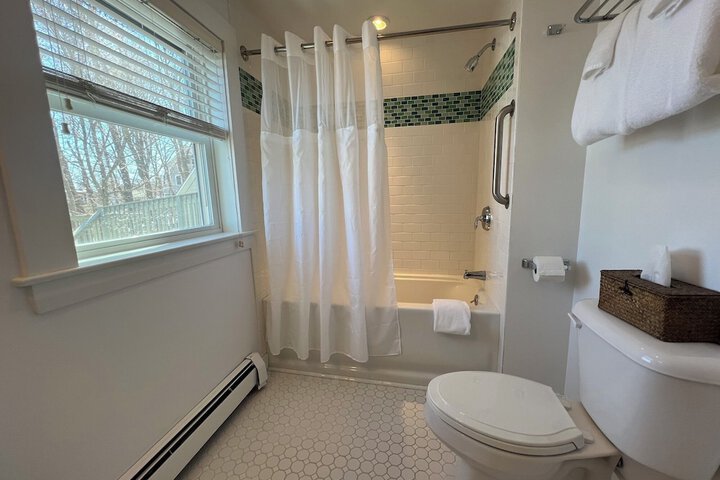 Room 73 of 99