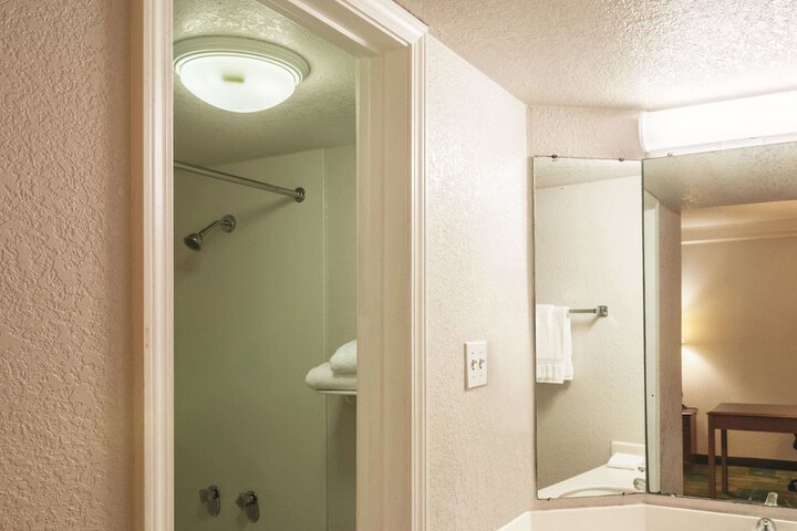 Room 19 of 25