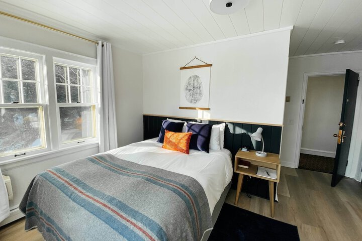 Room 65 of 229