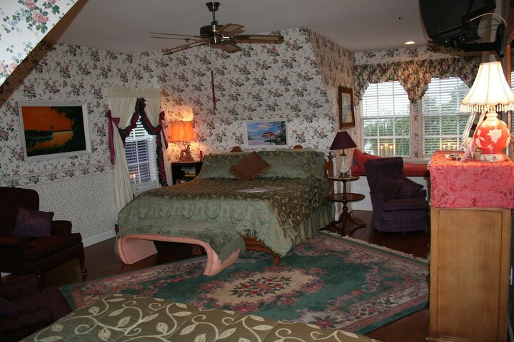 Heron Cay Lakeview Bed & Breakfast Inn