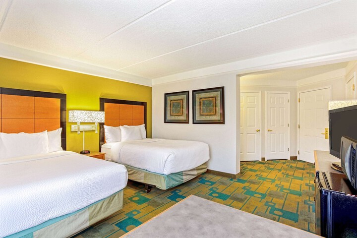 Room 22 of 53