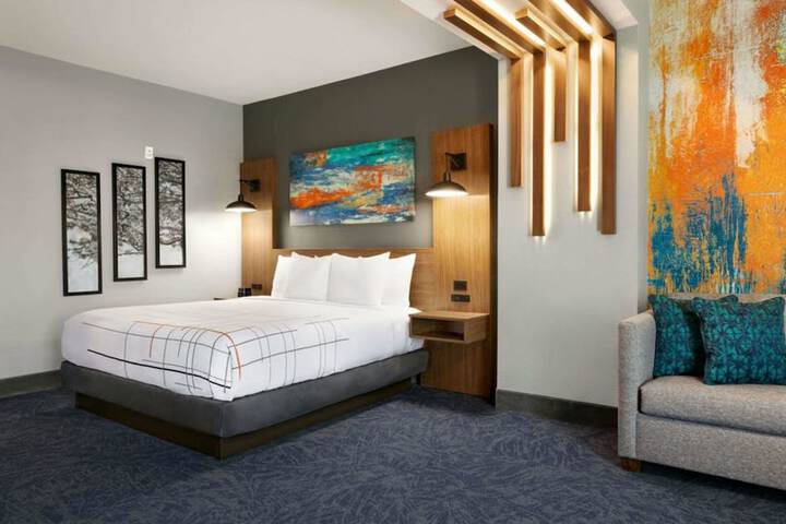 Room 18 of 30