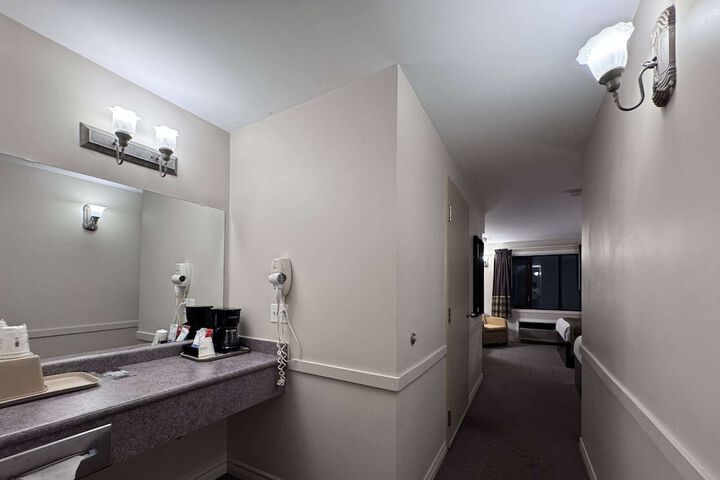 Room 36 of 37