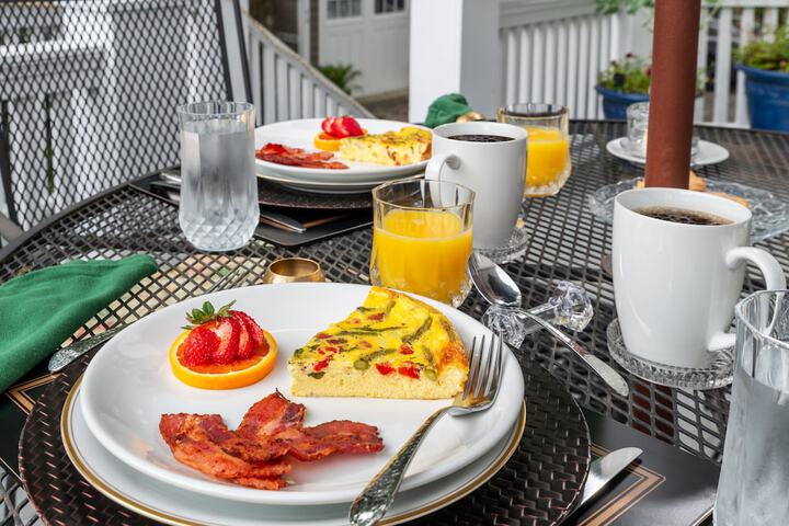 Breakfast/Coffee Service 90 of 127