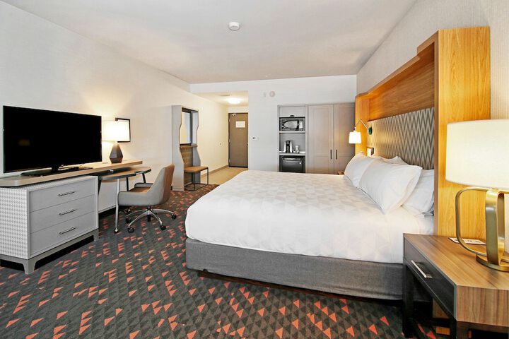 Room 102 of 155
