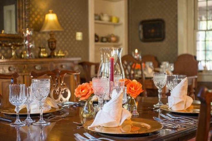 Hillbrook Inn