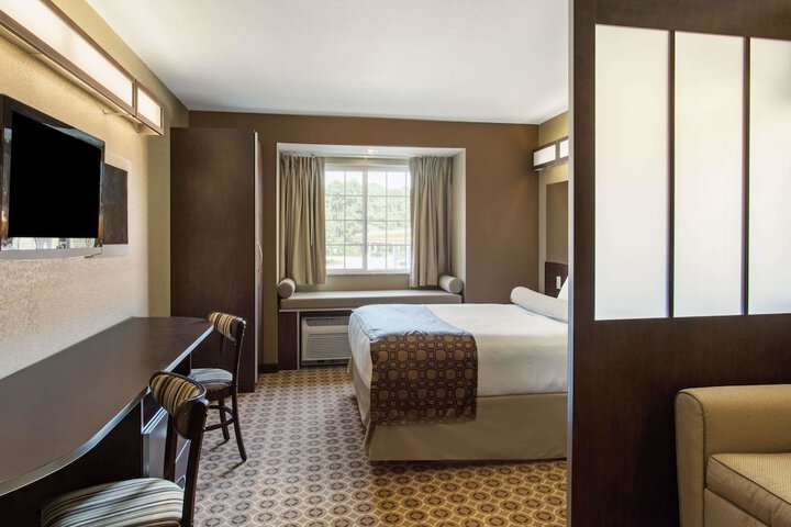 Microtel Inn & Suites by Wyndham Pearl River / Slidell